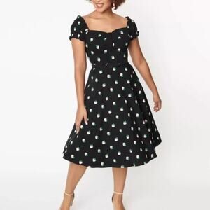 Unique Vintage Strawberry Fruit Dress Size 4 Black Babydoll Pinup Retro Derby